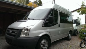 Ford Transit Bus tila-auto