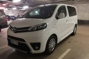 Vuokraa Toyota Proace Bus