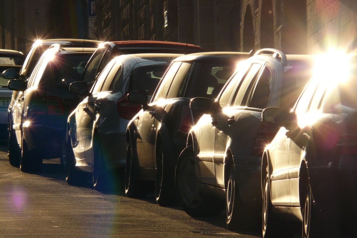 yhteiskäyttöauto pysäköi ilmaiseksi