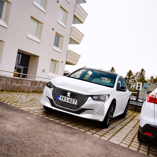 24Rent yhteisöauto opiskelijataloilla 24Rent yhteisöauto opiskelijataloilla