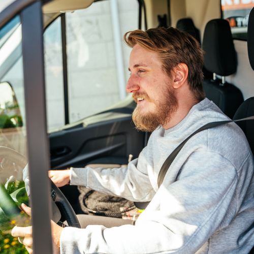 Opiskelija muutot ja muutto pakettiauto 24Rent Opiskelija muutot ja muutto pakettiauto 24Rent