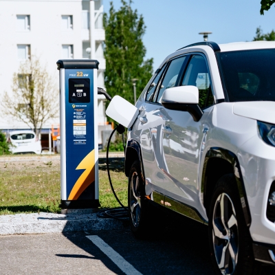 Taloyhtiöiden oma yhteiskäyttöauto 24Rent Taloyhtiöiden oma yhteiskäyttöauto 24Rent