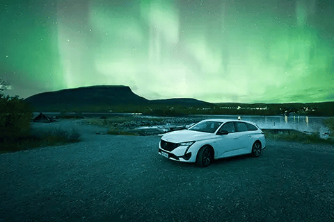 Northern lights will paint the autumn sky in beautiful colours. 