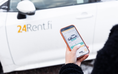 Rent-a-car-hyvinkää-24Rent Unlocking a 24Rent car with a phone